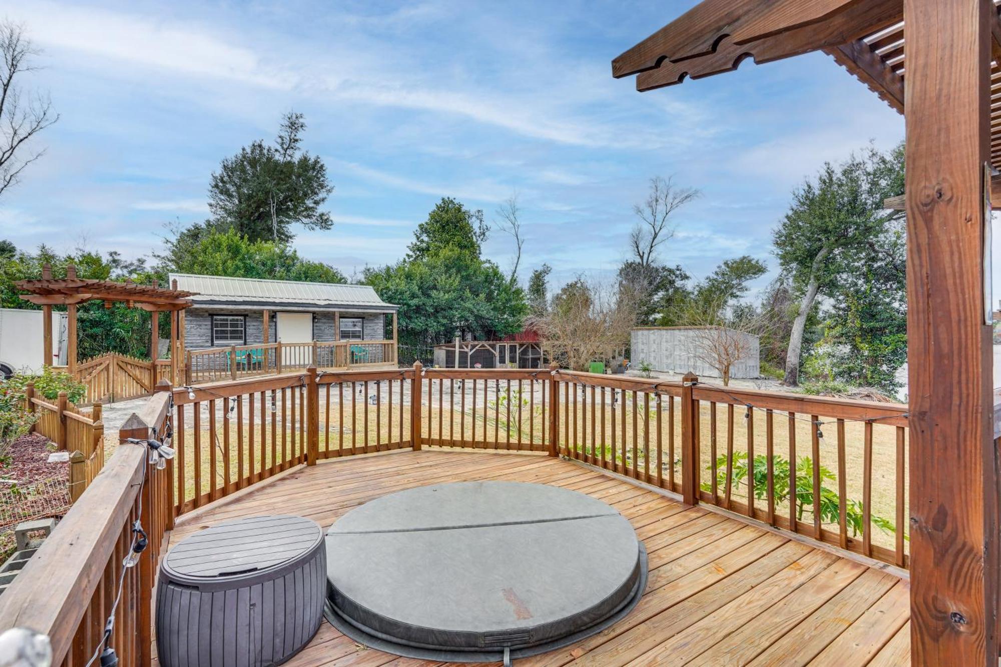 Lakefront Panama City Studio With Hot Tub Access ภายนอก รูปภาพ