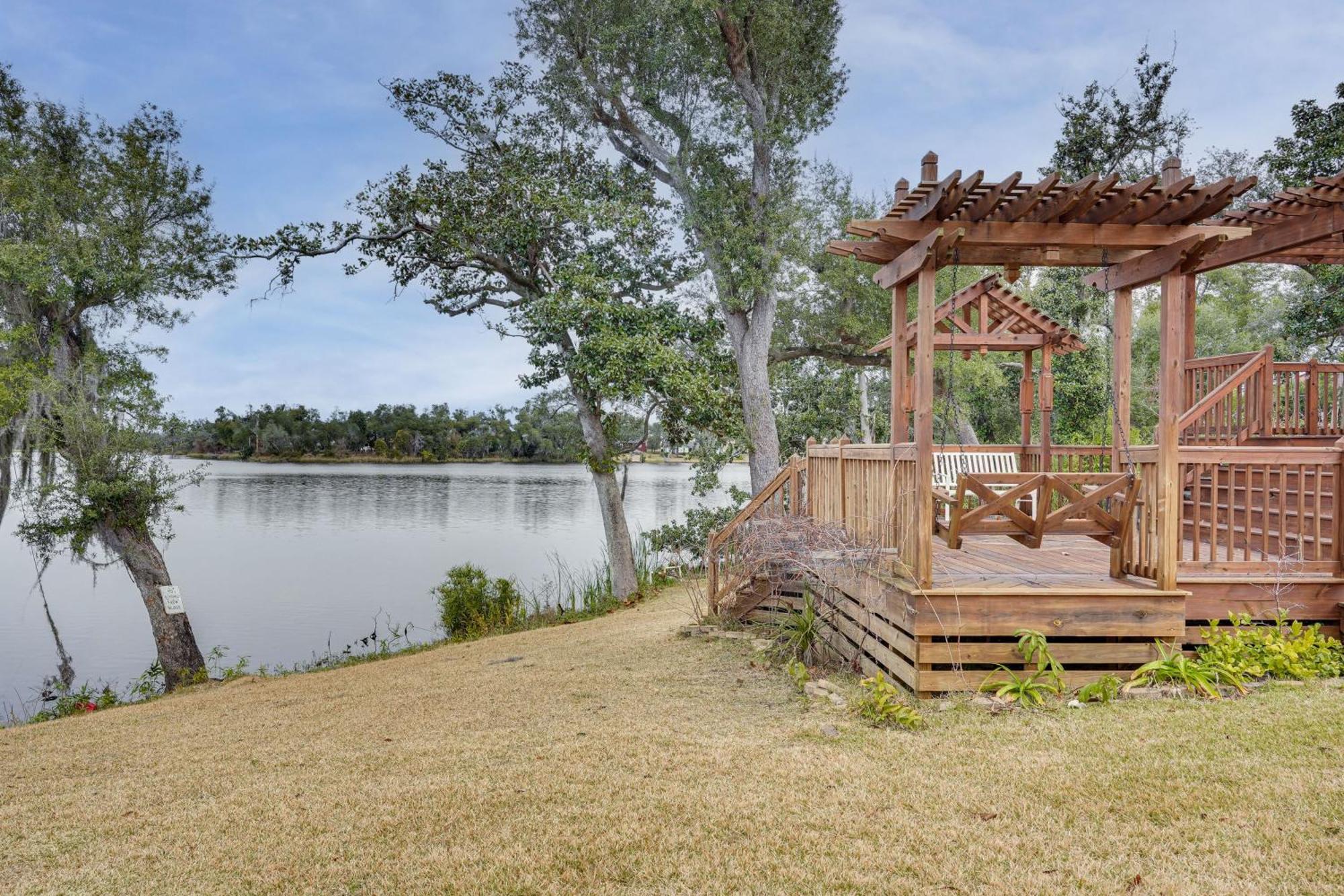 Lakefront Panama City Studio With Hot Tub Access ภายนอก รูปภาพ