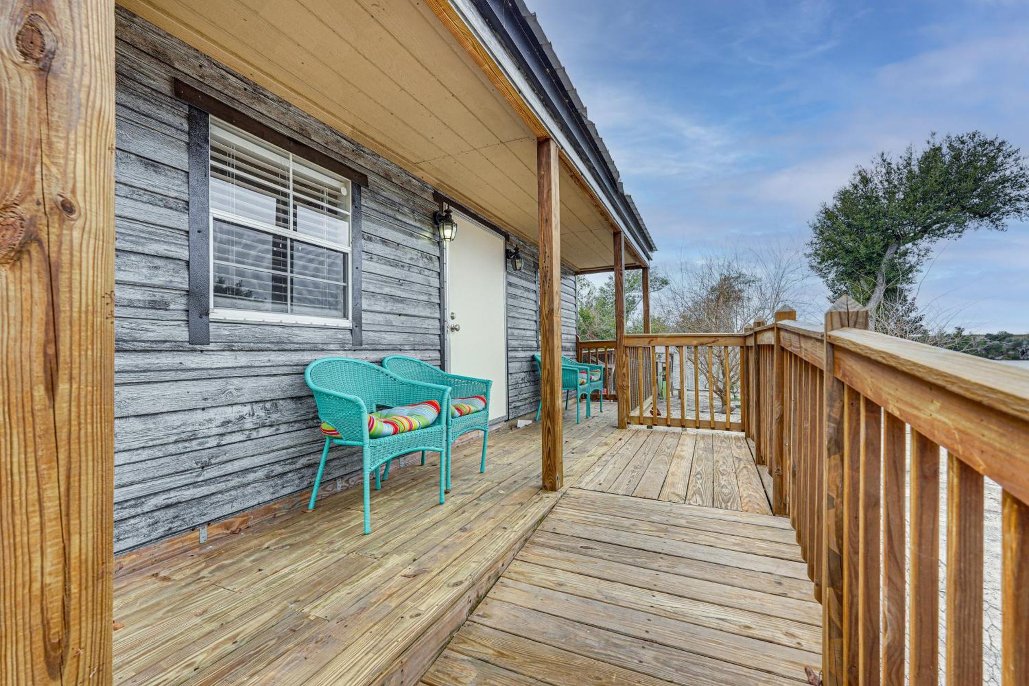 Lakefront Panama City Studio With Hot Tub Access ภายนอก รูปภาพ
