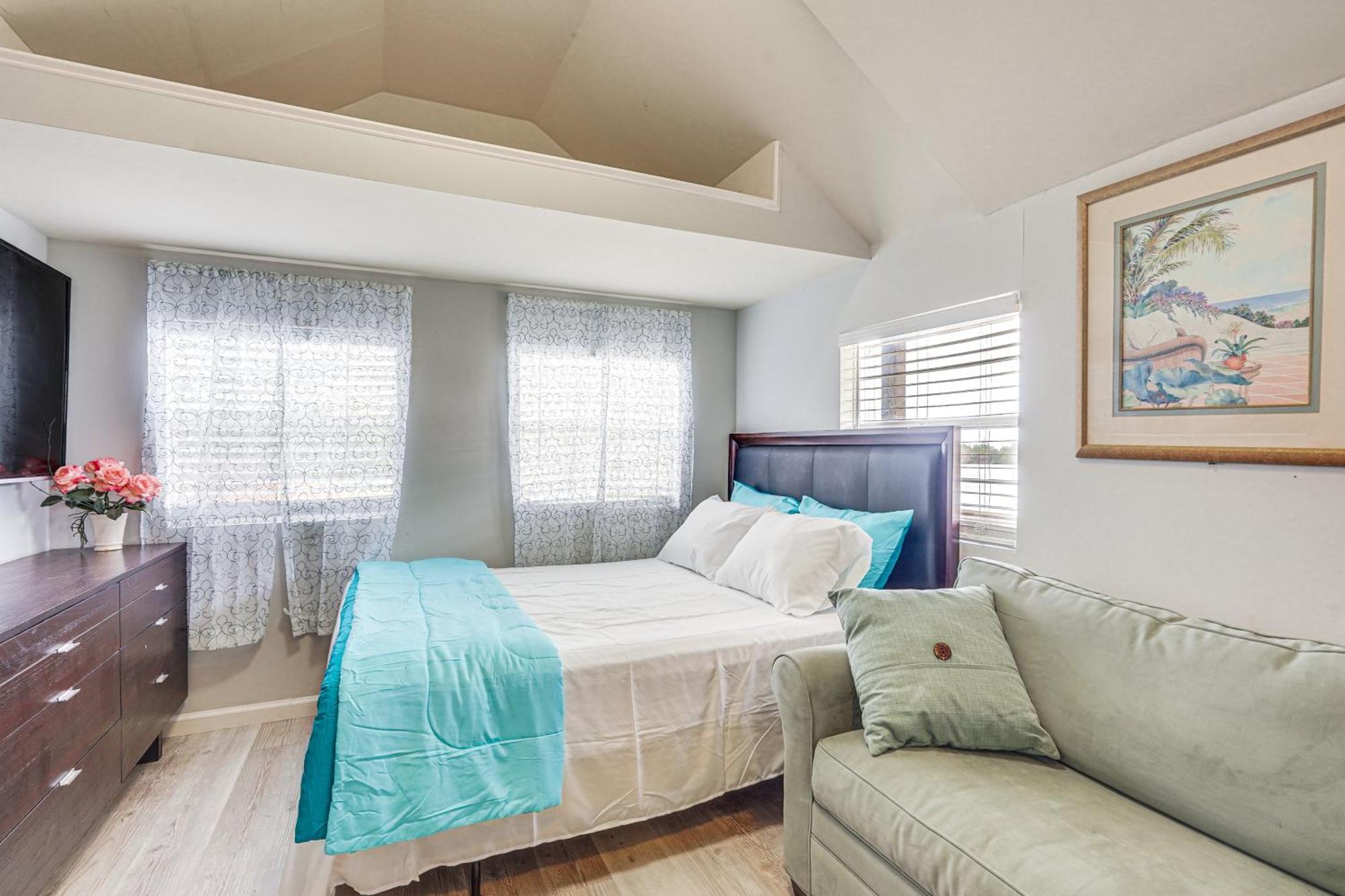 Lakefront Panama City Studio With Hot Tub Access ภายนอก รูปภาพ