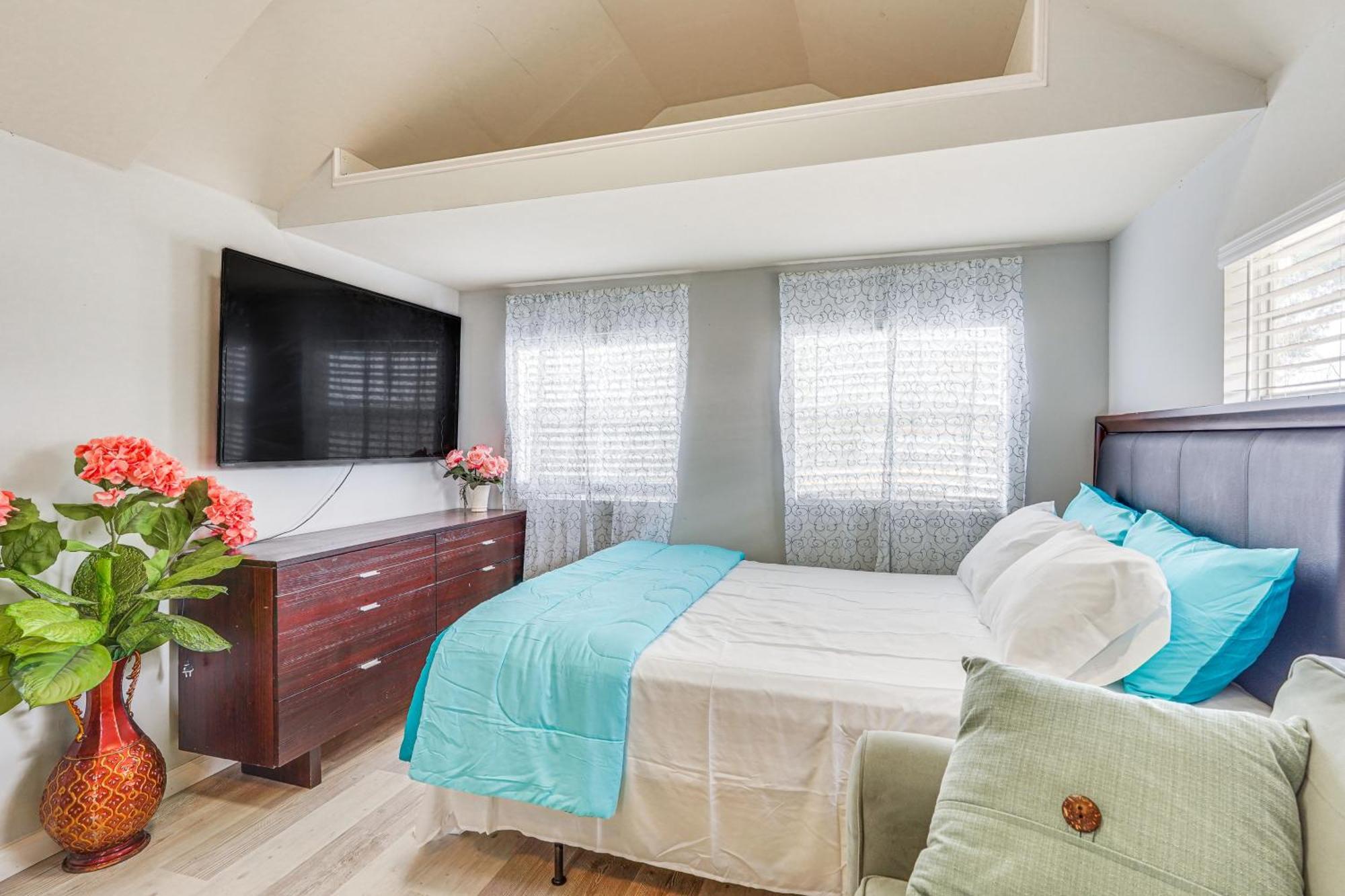Lakefront Panama City Studio With Hot Tub Access ภายนอก รูปภาพ