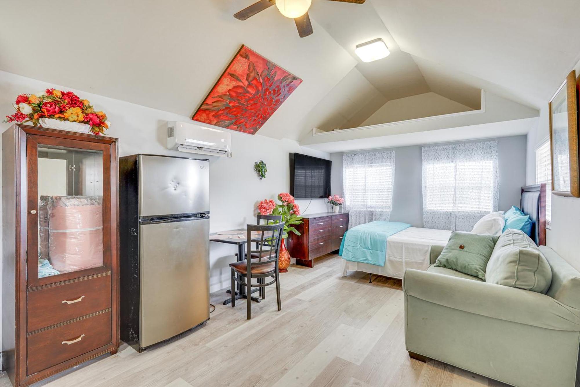 Lakefront Panama City Studio With Hot Tub Access ภายนอก รูปภาพ