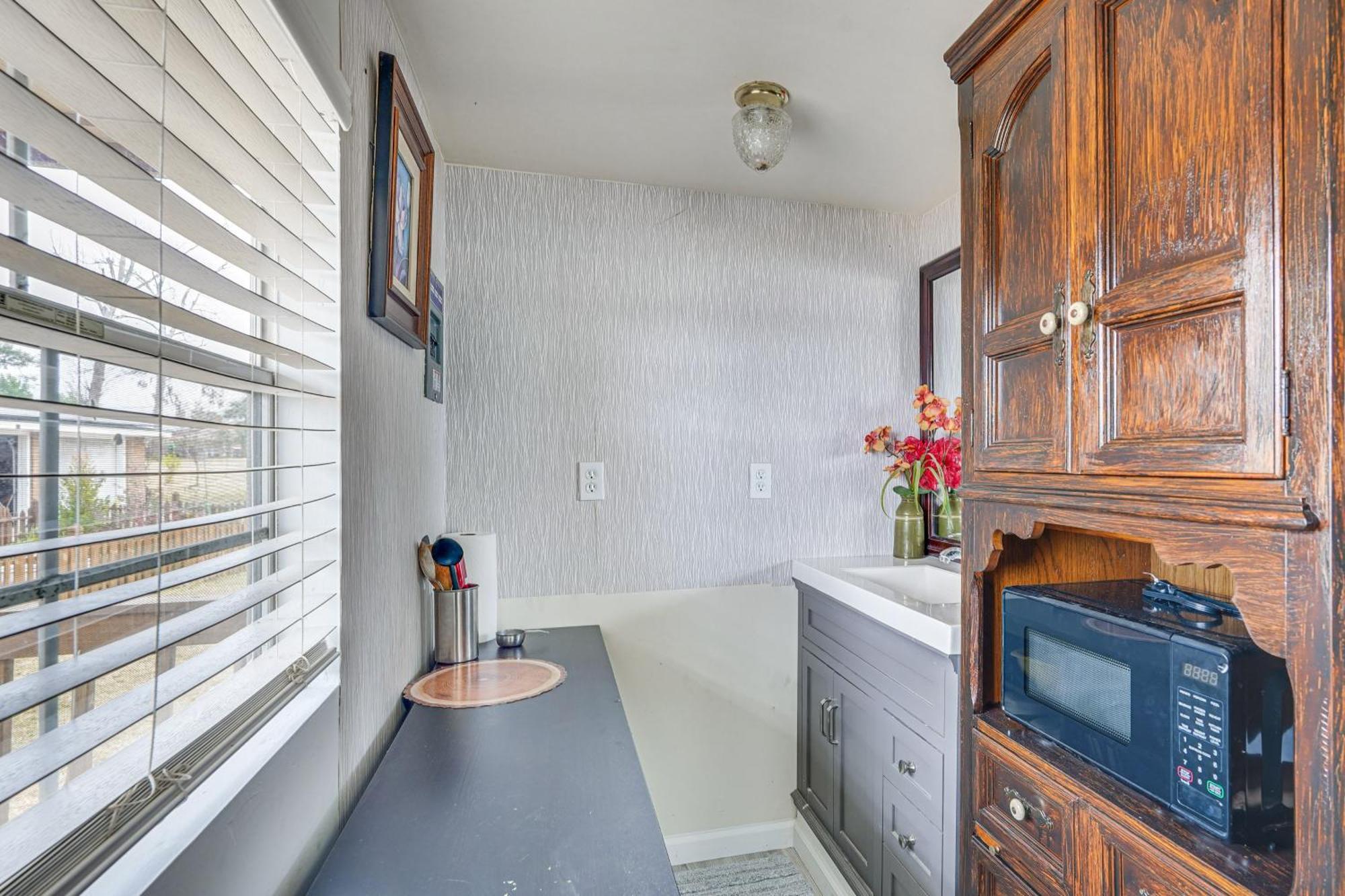 Lakefront Panama City Studio With Hot Tub Access ภายนอก รูปภาพ